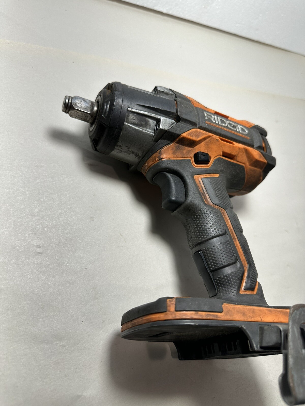 FOR PARTS Ridgid R86011 18V 1/2 in Cordless Brushless Impact Wrench