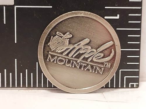 Apple Mountain Country Club Golf Ball Marker Metal Course Magnetic