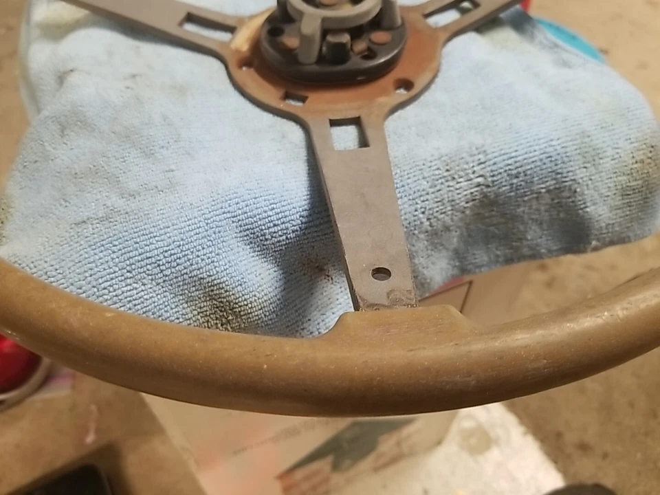 1970 1971 DODGE CHALLENGER PLYMOUTH CUDA WOODGRAIN STEERING WHEEL MOPAR E BODY.  - Image 2 of 4