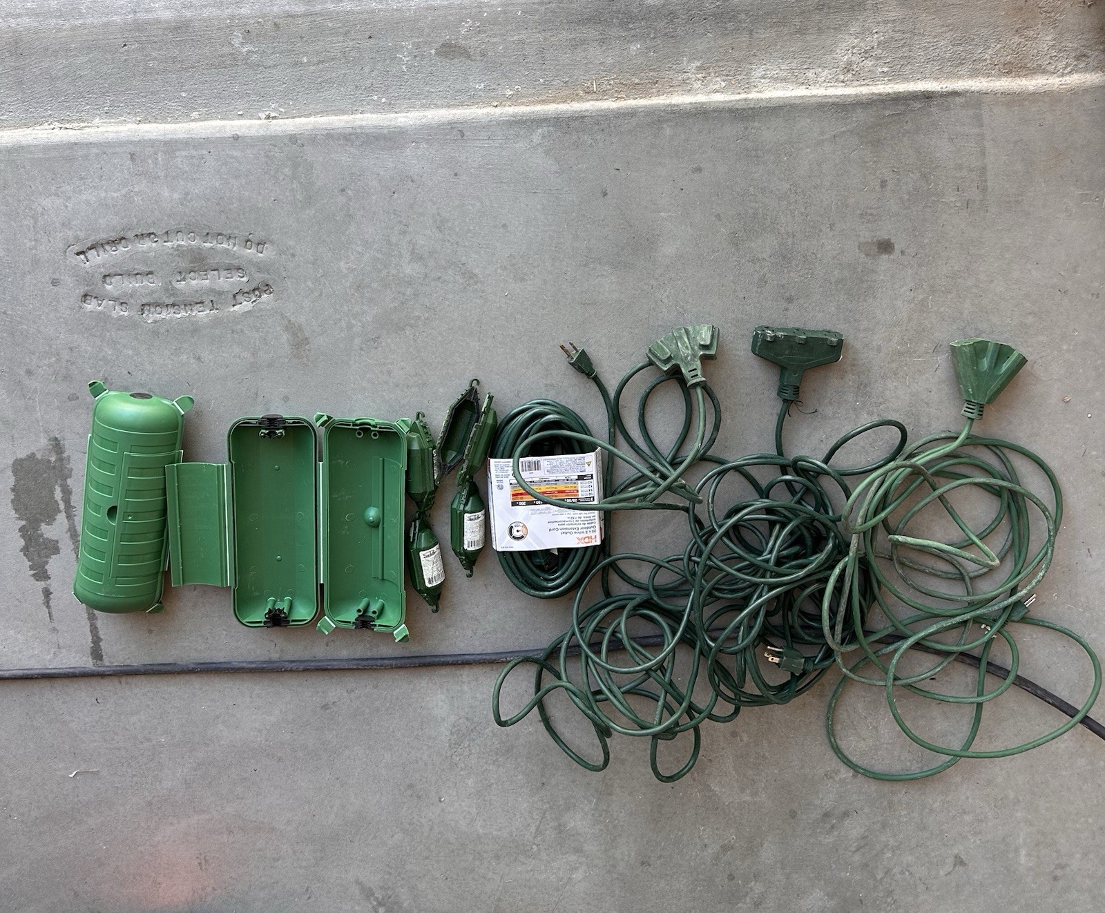 2 HDX Home Depot 25ft 14 Gauge 3 Inline Outlet Outdoor Extension Cord Green