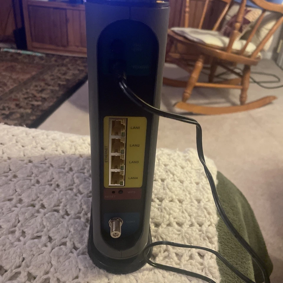 Motorola MG7700 AC1900 Dual-Band DOCSIS 3.0 Cable Modem Router - Image 4 of 4