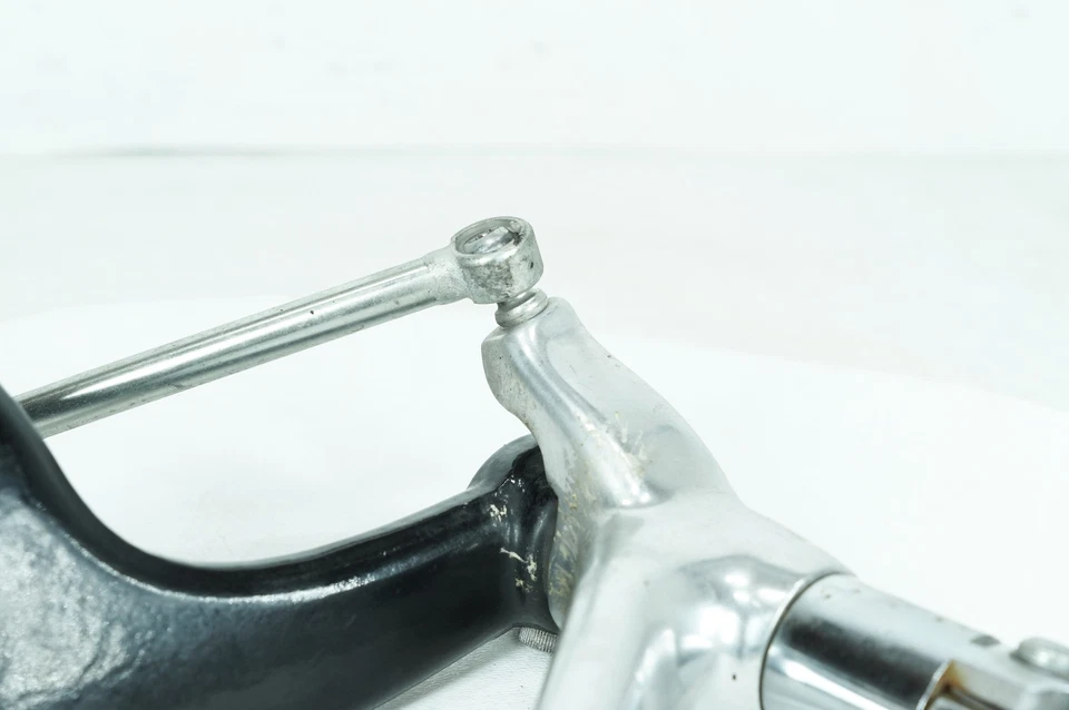 Harley Sportster XL883 2013 superbaja OEM control del pie del conductor derecho reposapiés Foto 4 de 4