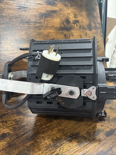 Altman Stage Light E31501 6" Light with Clamp - Picture 2 of 9