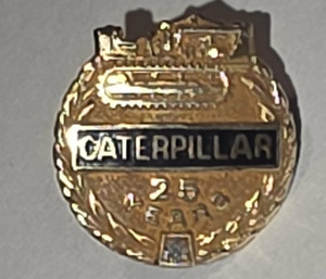 CATERPILLAR DOZER 25 YEAR ANNIVERSARY 10K GOLD SERVICE PIN WITH 1 DIAMOND OTC