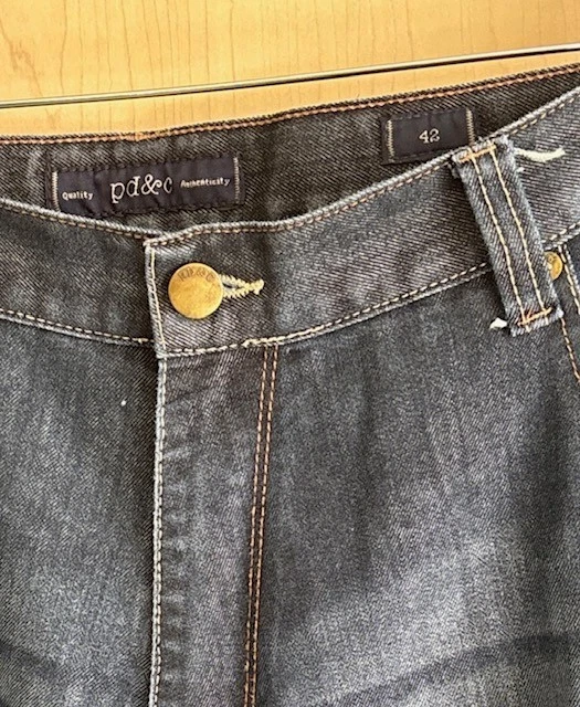 Pantalones Cortos de Jean PD&C Para Hombres 42 Azul Desteñido 11 Pulgadas Entrepierna Aspecto Envejecido Frente Plano Foto 4 de 4