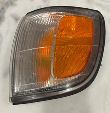 1996-98 Toyota 4runner Front Left Turn Signal Corner Light 81520-35120 Oem Koito