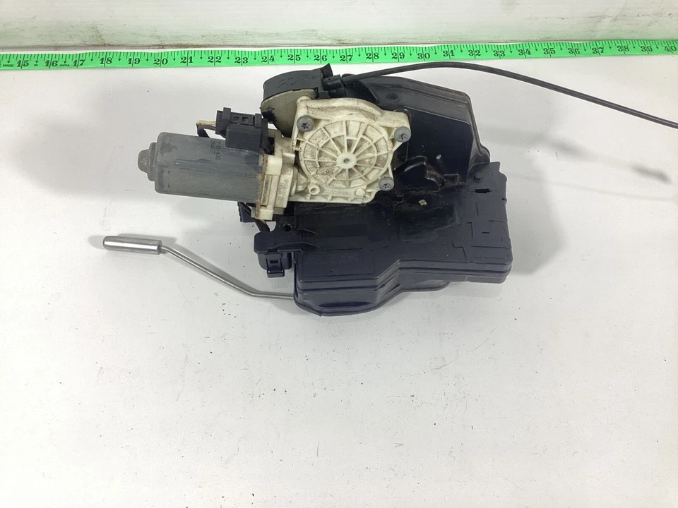 BMW 750I E65 2006-2008 - Actuador de cerradura de puerta delantera derecha 7169250 OEM. Foto 3 de 4