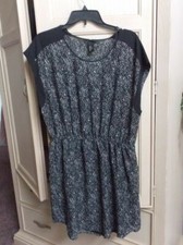 H&M BLACK WHITE SILKY FEEL TEA LENGTH LINED DRESS Size 14 XL NWT