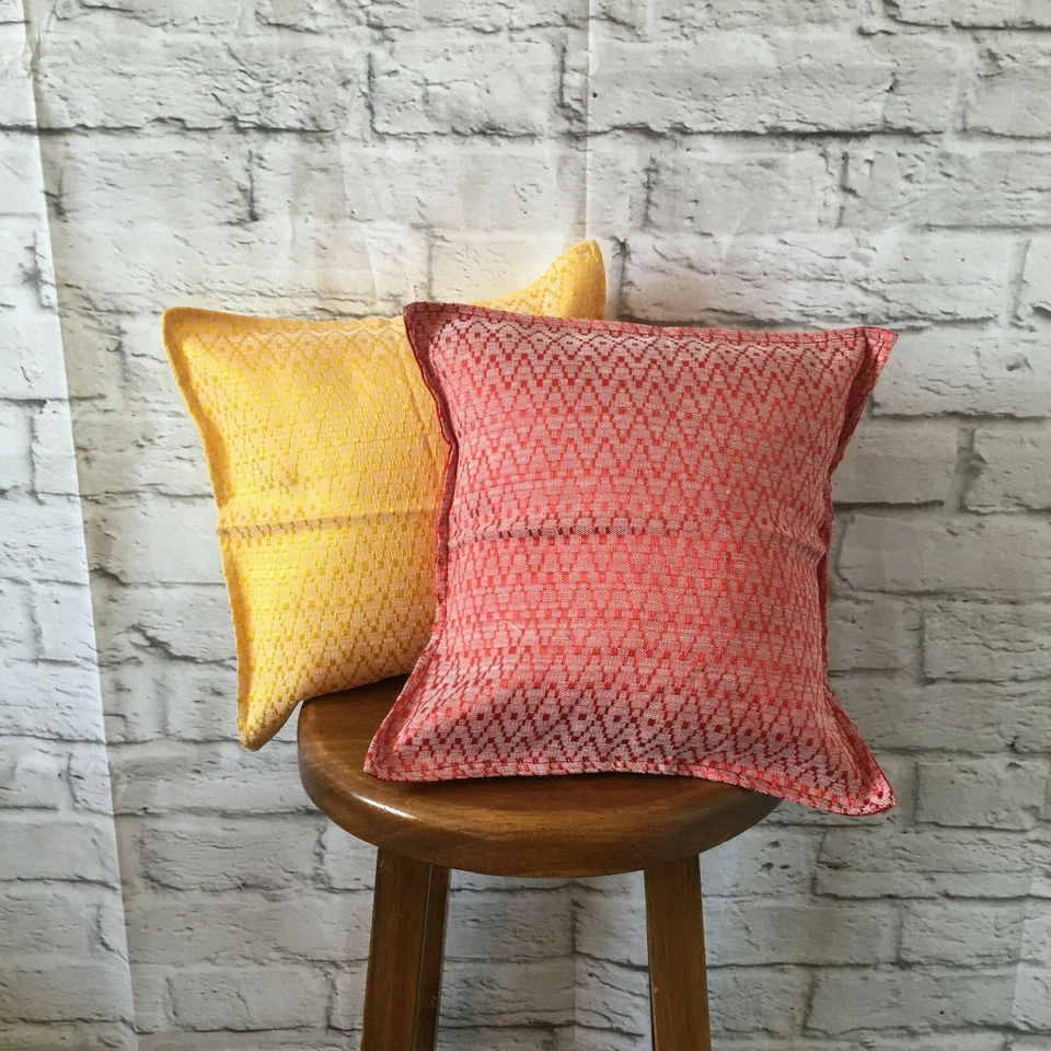 Funda de almohada mexicana tejida a mano hecha a mano 12 x 12 roja blanca amarilla seda sintética Foto 3 de 3