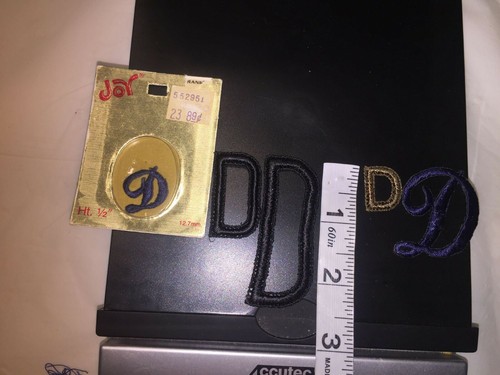 Lotto lettere Joy ferro su lettera D ricamate abbellimento nuove e usate - Foto 5 di 5