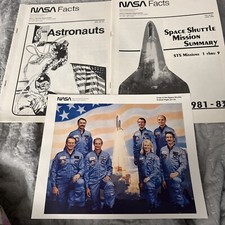Vintage 80  s NASA Booklets, Space Shuttle Mission , JFK Space Center  Photo