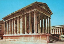 30 NIMES LA MAISON CARREE