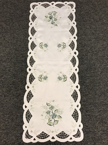 Red Rose Embroidered Tablecloth Cutwork Placemat Runner Scarf Wedding Party Deco - Picture 7 of 12