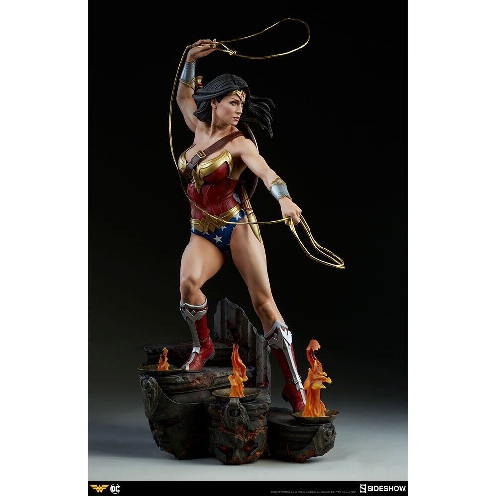 WONDER WOMAN - Sideshow Exclusive Premium Format Statue WONDER WOMAN - Sideshow Exclusive Premium Format Statue
