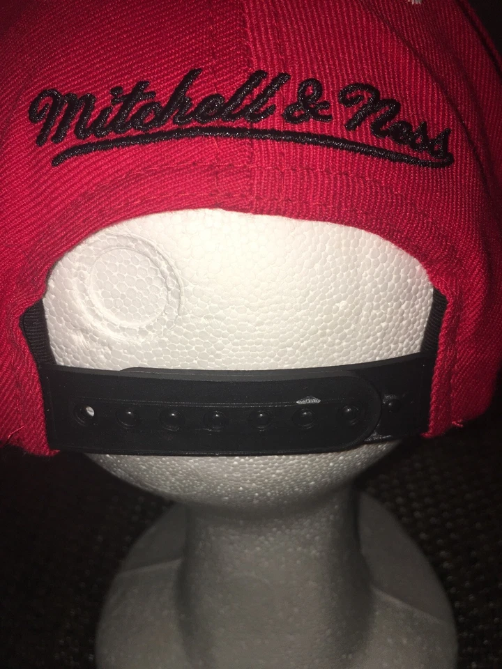 Atlanta Falcons Baseball Hat With Adjustable Strap With Falcon EmbroiOn Side. - Image 4 of 4