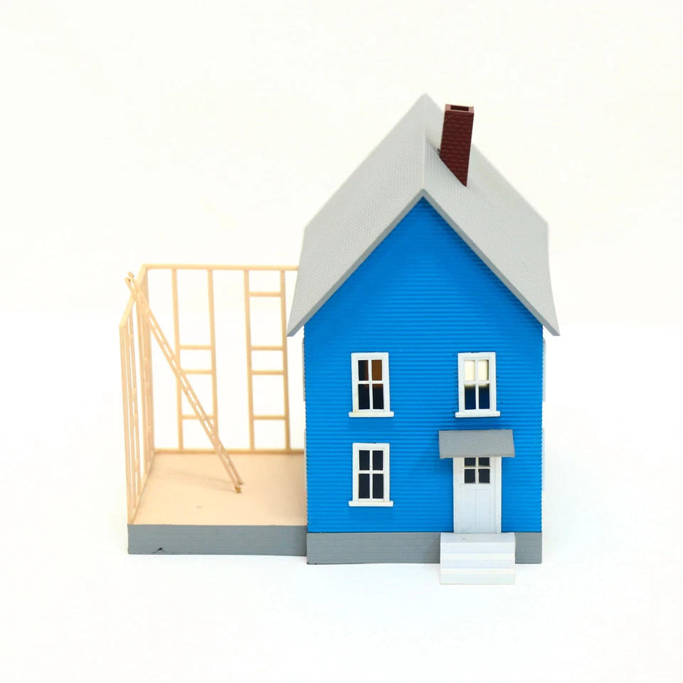 Assembled Ho Scale Blue House Under Construction Model Power City Home Addition - Image 4 of 4