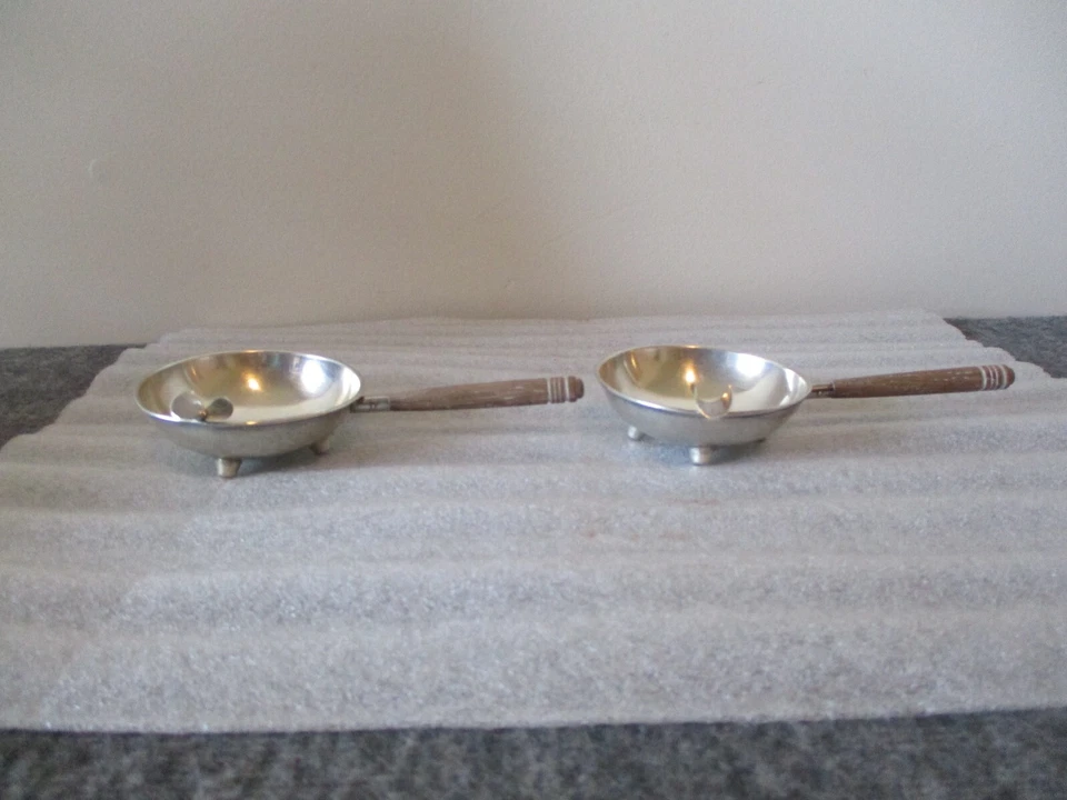 复古纯银烟灰缸套装 (2) FOOTED 带木柄 - 70 克 — 第 2/4 张图片