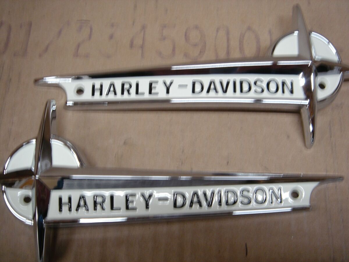 1961 - 62 HARLEY DAVIDSON GAS TANK EMBLEM NAMEPLATE FREE 1961 - 62 HARLEY DAVIDSON GAS TANK EMBLEM NAMEPLATE FREE