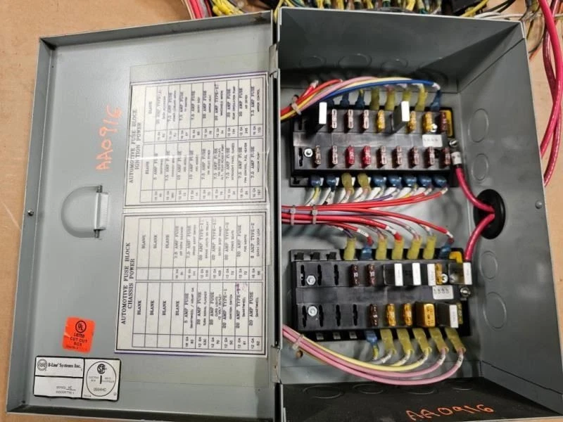 Casa rodante Country Coach Inspire 05 usada chasis control encendido relé caja de fusibles 1284HC Foto 4 de 4