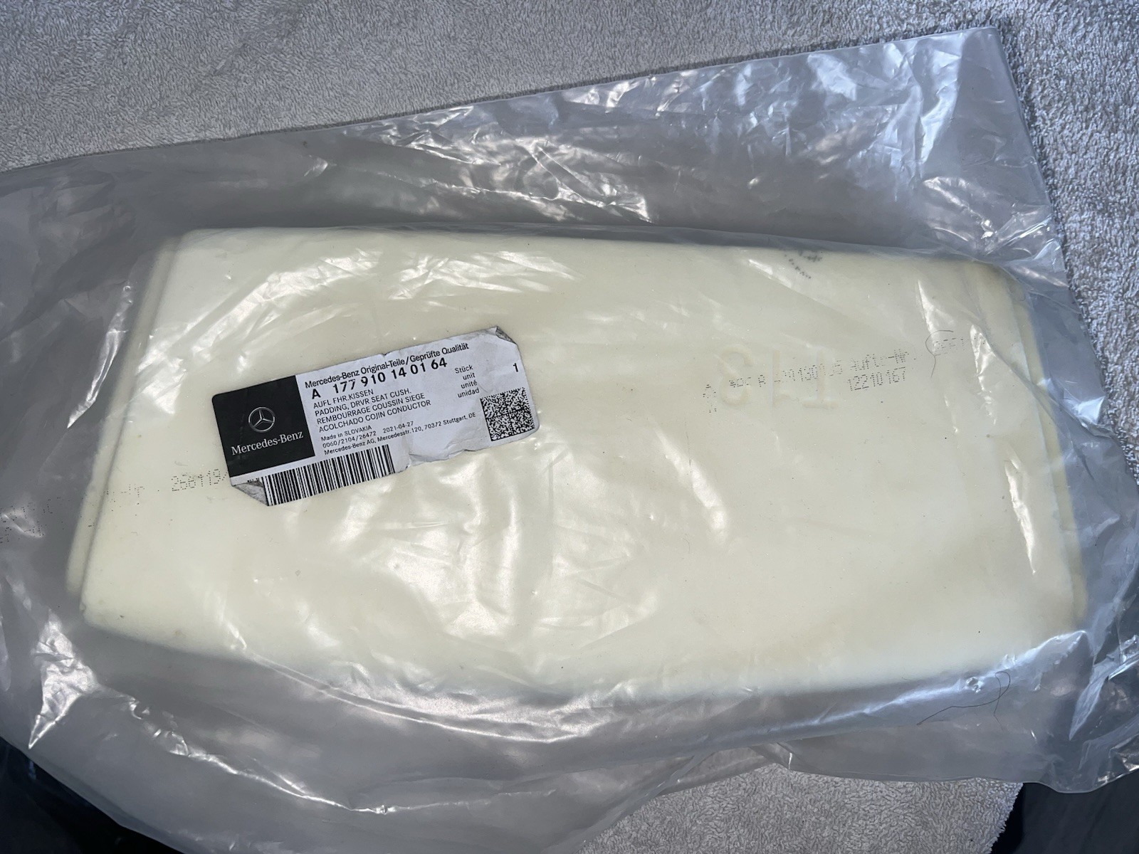 Rembourrage coussin siège Mercedes contre le mal de dos avec mousse assise genoux avant
