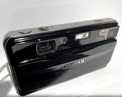 Fujifilm FinePix Real 3D W1 Kamera, Fuji Camera inkl. Sandisk Extreme Pro 32GB
