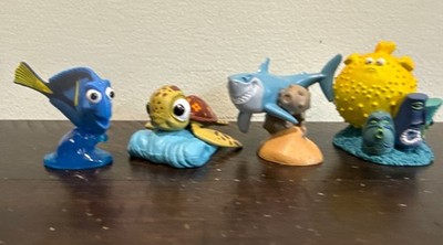 Disney Finding Nemo Toy Figure Lot 4 Pc Set Dory squirt ,Shark ,puffer fish Etc