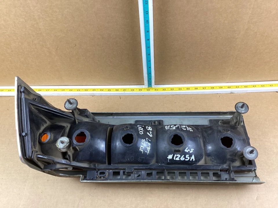 1984-1988 Pontiac 6000 Rear Left Driver Side Tail Light Assembly 16506263 - Image 4 of 4