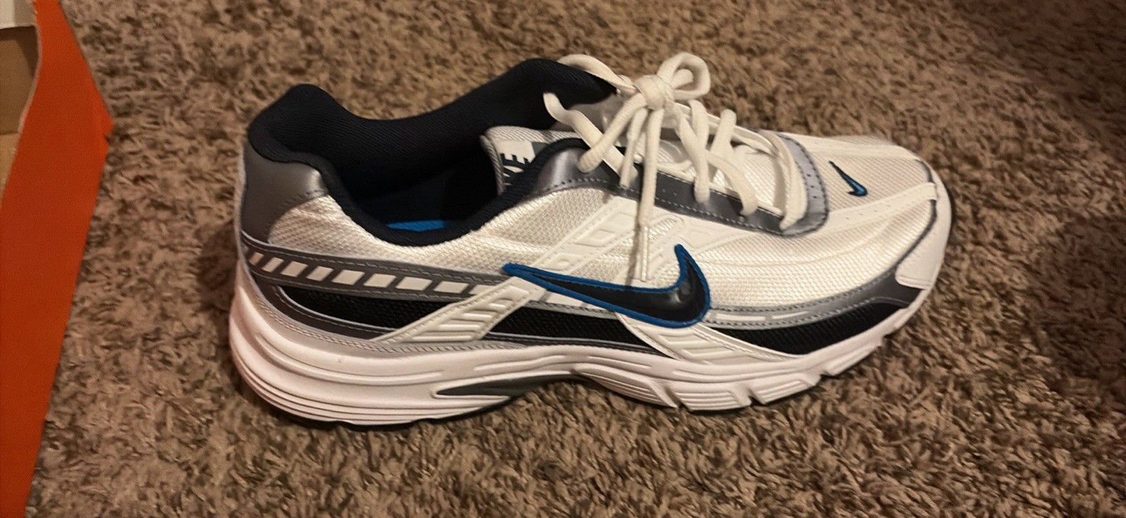 Nike Initiator Men's Athletic Running Shoes White Gray Blue 