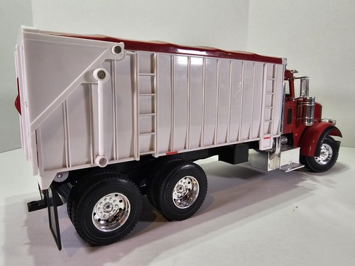 Ertl Big Farm Peterbilt 367 Truck With Grain Box Lights & Sounds Work 21" 1/16th - Picture 6 of 21