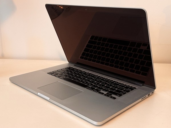 APPLE MACBOOK PRO 15 | 16GB | 256GB SSD | i7 3.4GHZ | RETINA |MONTEREY |GARANTÍA 4