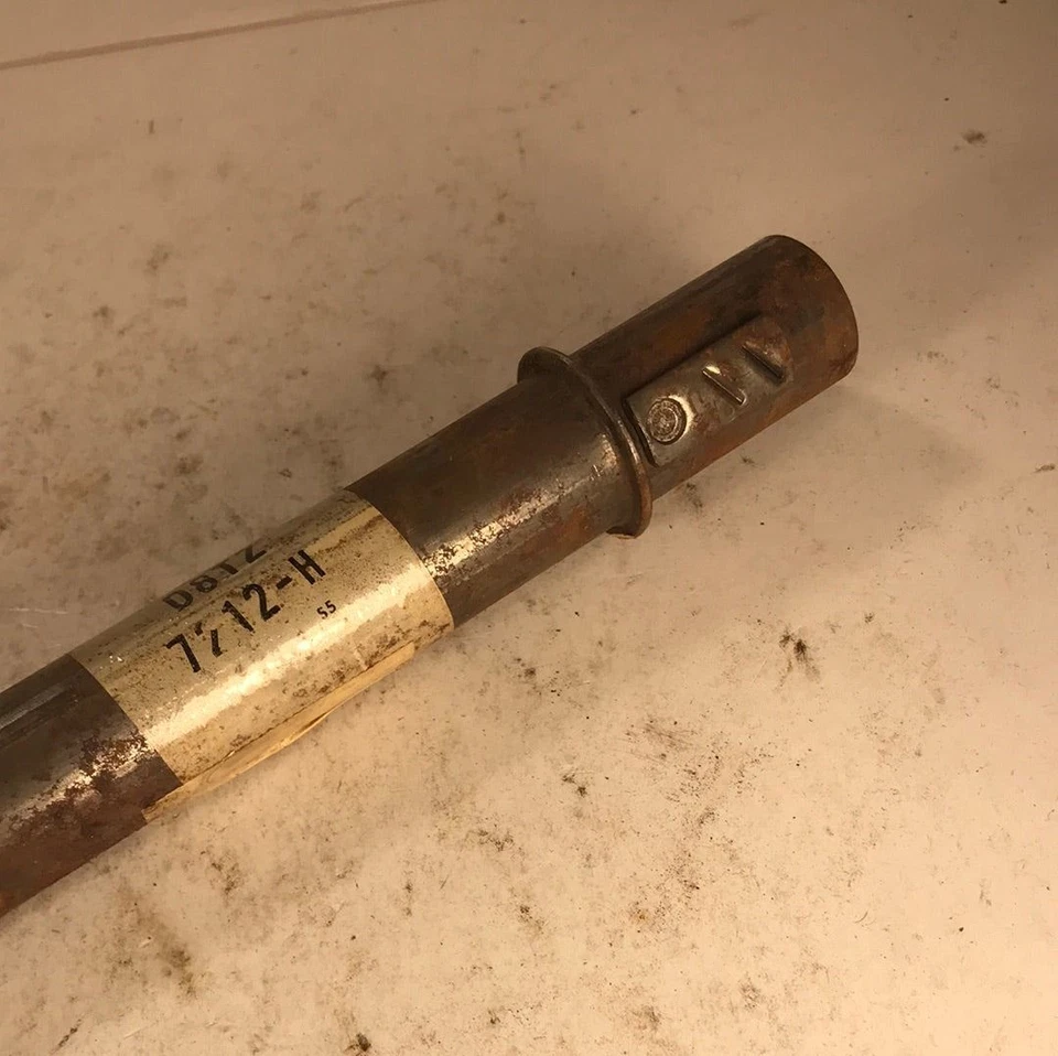 Tubo selector de transmisión Ford F100 Bronco 1978-1983 NOS D8TZ-7212–H Foto 3 de 4