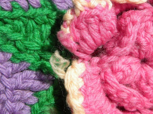 Vtg Crocheted Purple & Black Granny Square Afghan 3D Pink Yellow Roses 62 x 82 - Picture 6 of 6