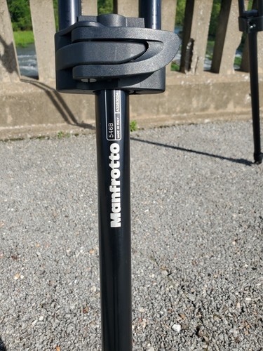 Manfrotto 546B - MVH502A Professional Fluid Video System with Aluminum Tripod - Picture 7 of 13