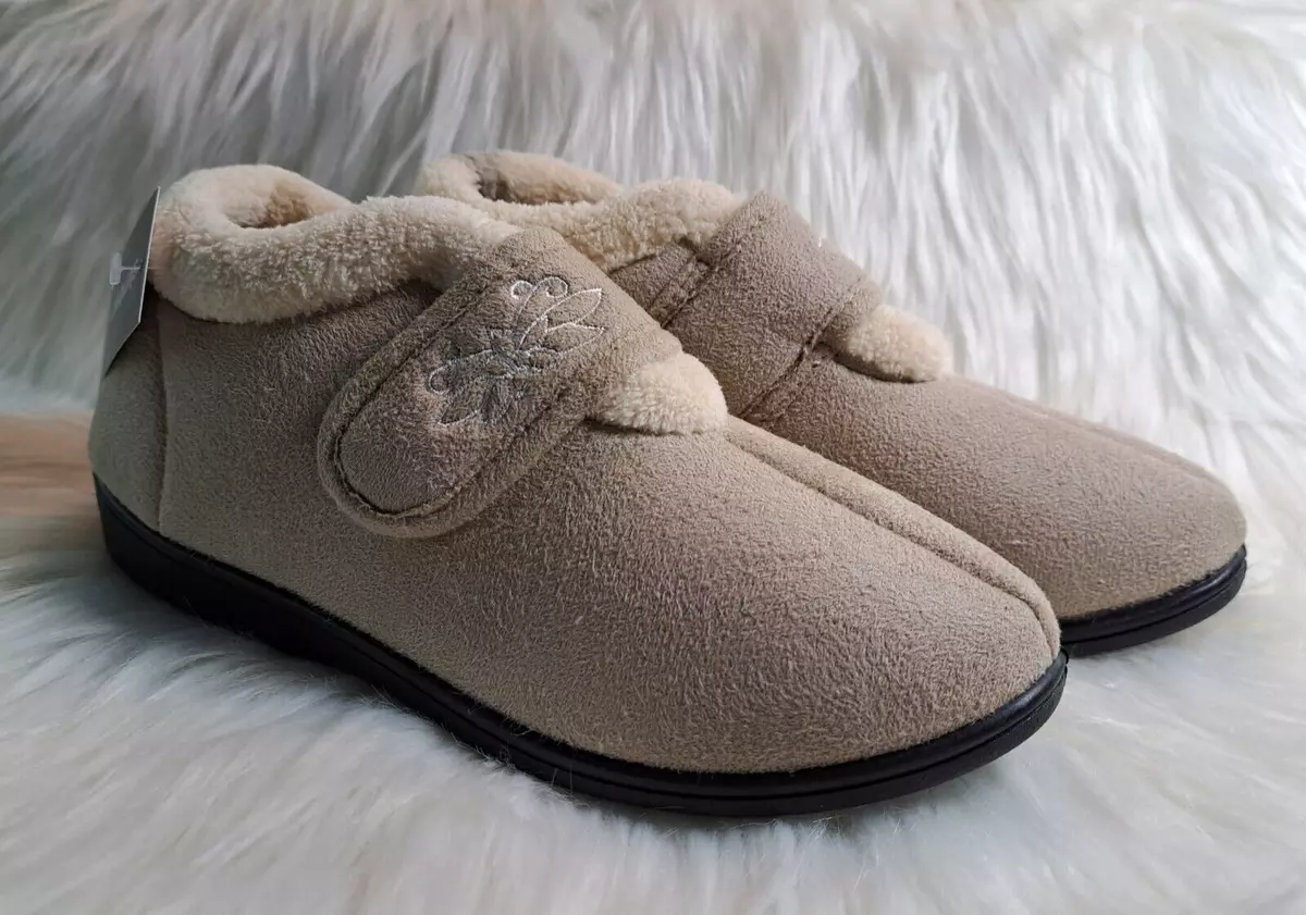 SLUMBERZZZ LADIES SLIPPERS WARM COSY BEIGE SIZE 7 eBay