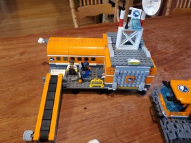 USED LEGO CITY: Arctic Base Camp (60036) with manuals, almost 100% complete
