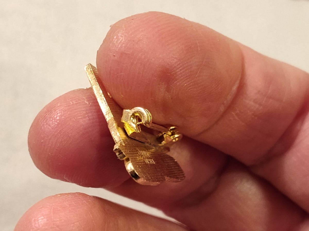 Vintage Silly Turtle Enamel Ski Lapel Pin Brooch View 3