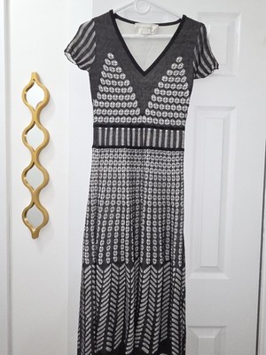 Carolina Herrera Black White Geometric Knit V-Neck Long A-Line Dress XS | eBay Carolina Herrera Black White Geometric Knit V-Neck Long A-Line Dress XS | eBay