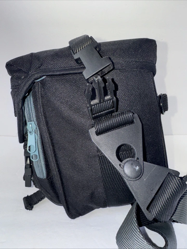 Quantaray Bolso de Hombro Grande de Lona Negra para Cámara Videocámara 12 X 9 X 5 Foto 4 de 4