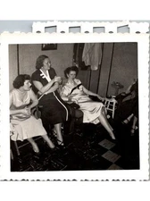1940s Photo: Four Women Checkered Floor Ashtray Casual Social Visit; Snapshot
