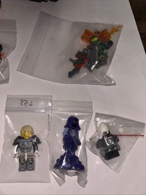 LEGO Nexo Knights Jestro&rsquo;s Evil Mobile Set 70316 & Moltor&rsquo;s Lava Smasher 70313