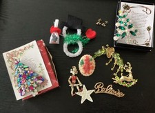 Nice Lot Of Christmas Pins, Vintage, AVON