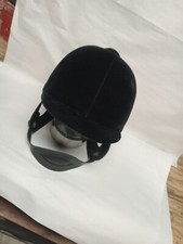 PONY CLUB APPROVED. EQUESTRIAN RIDING HELMET WOMENS SIZE 7 1/8. BLACK VELVET.