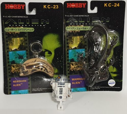 ALIENS NEWBORN ALIEN & WARRIOR ALIEN KEY RINGS MADE BY HOBBY IN 1996 - Picture 2 of 7