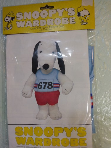 Vintage Snoopy's Wardrobe Runner's Outfit Track Field 18" Plush NIP NOS