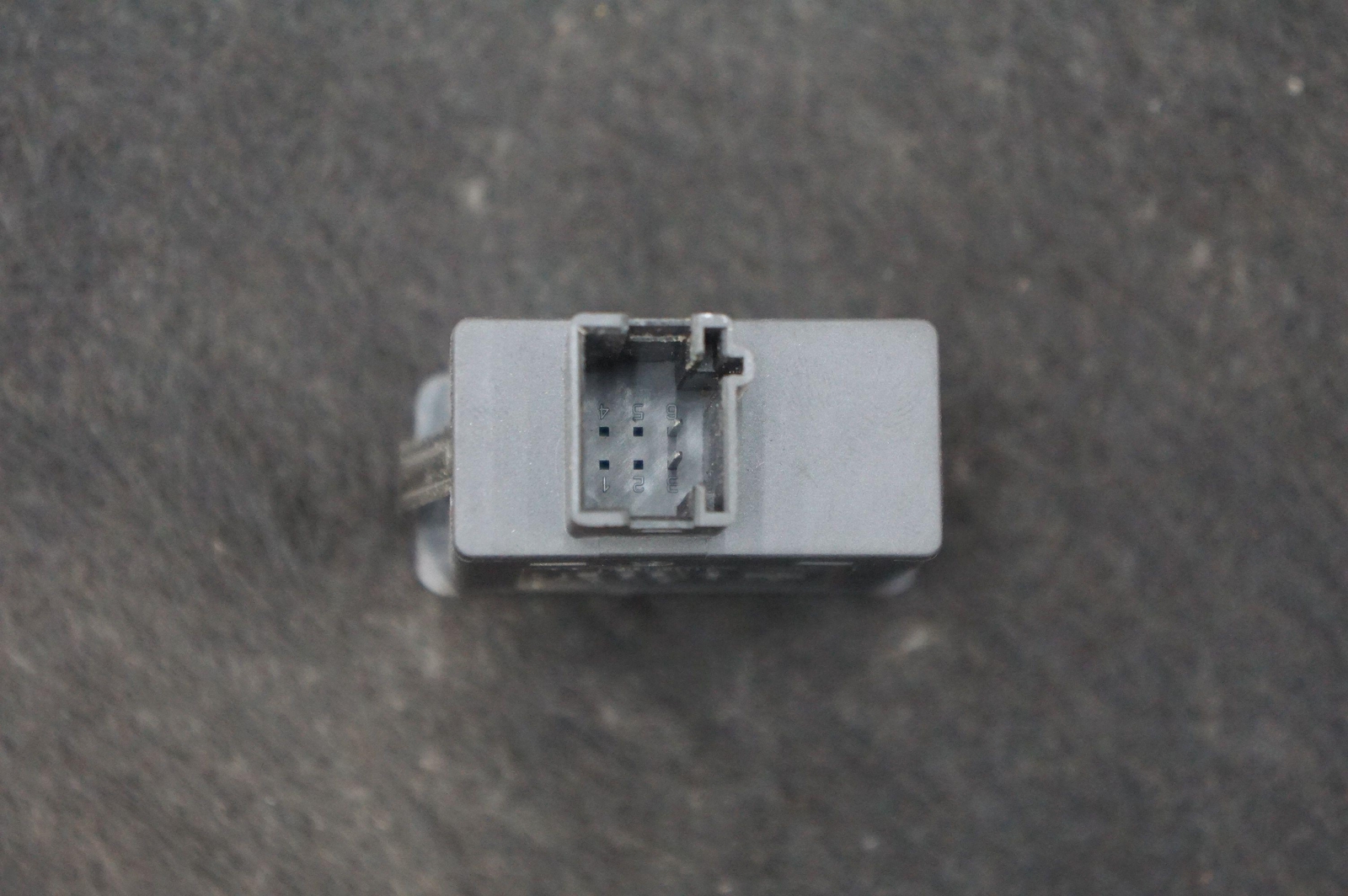 Front Right Hotel Switch OEM 31610138271 Rolls Royce Ghost Series I 2009-2014