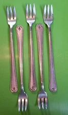RARE ART DECO JEFFERSON SILVERPLATE JEI1 PATTERN 5 pcs, SEAFOOD / COCKTAIL FORKS