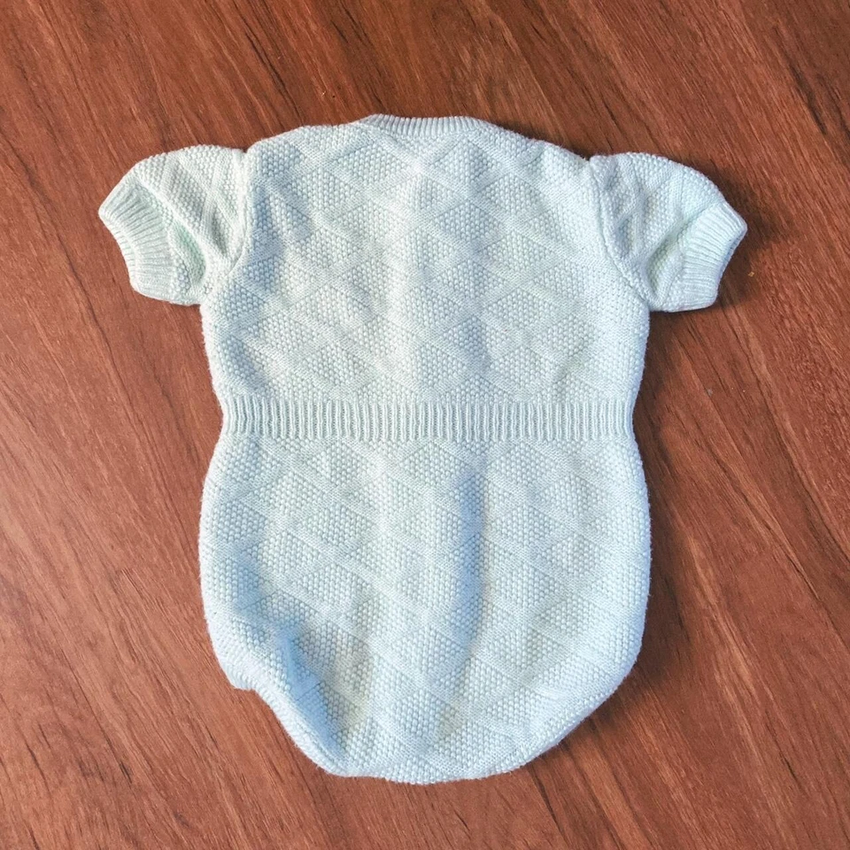 复古女宝宝 12-18 个月薄荷钩针编织女士虫子细节短连身裤 — 第 2/4 张图片