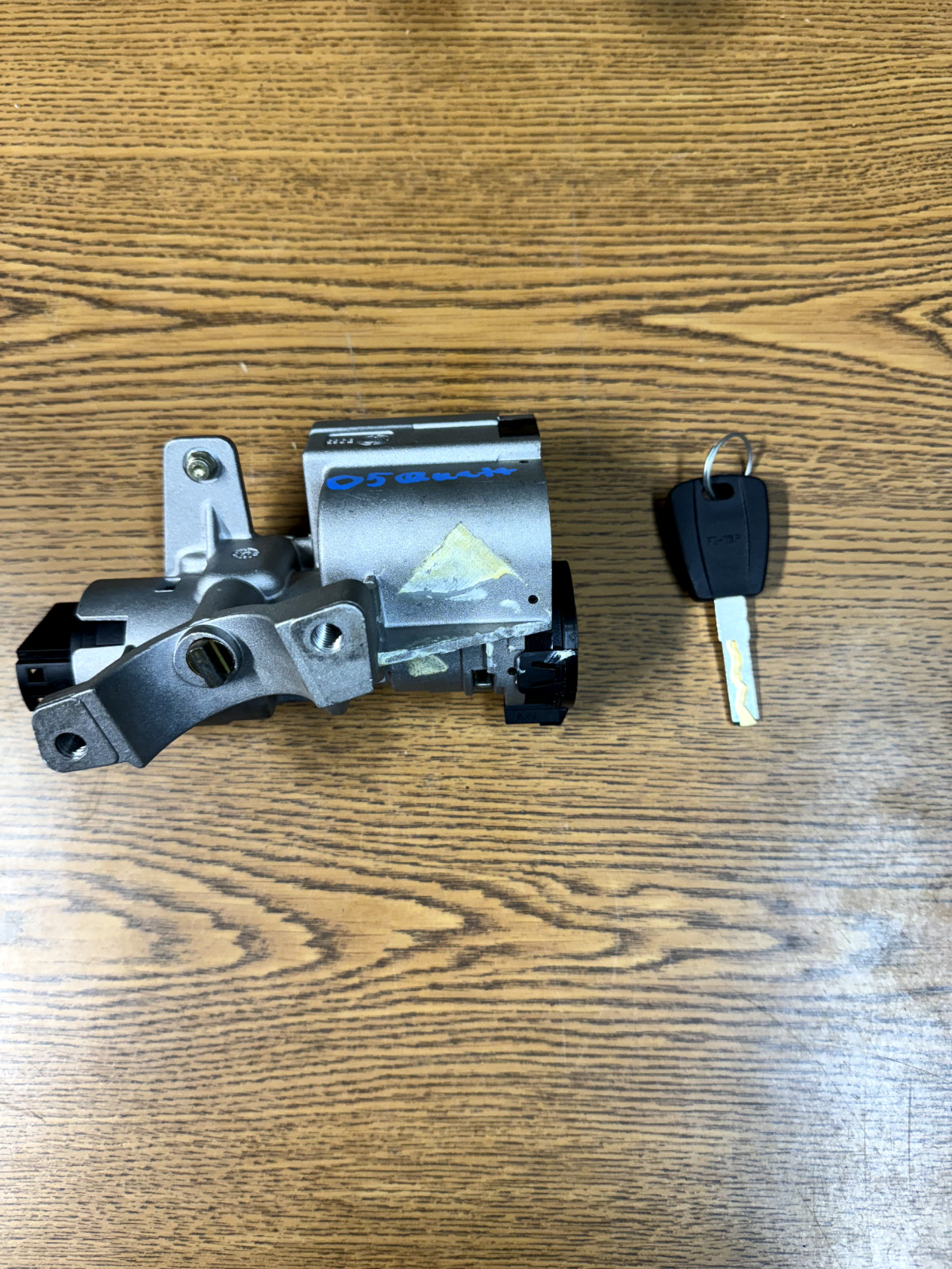 2004-2013 Maserati Quattroporte M139 Steering Lock Ignition Switch With Key OEM