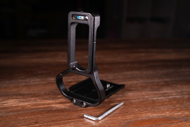 Kirk L-Bracket for Canon 5D Mark IV