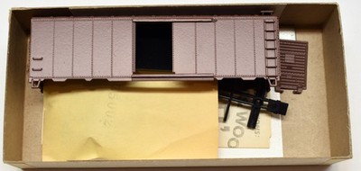 ATHEARN HO Scale UNDECORATED Red 40' Sliding Single Door Boxcar Kit; MPN 1200